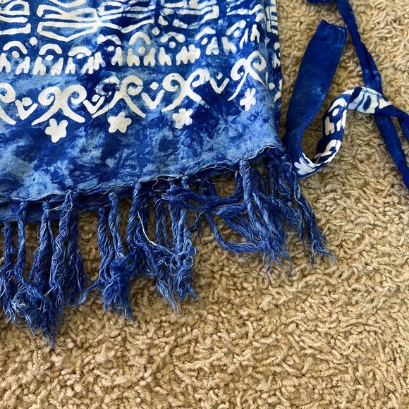 Blue fringe bottom sarong - Picture 3 of 6